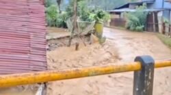 Hujan Deras Picu Banjir di Pasaman, Warga Dilaporkan Terseret Arus