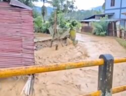 Hujan Deras Picu Banjir di Pasaman, Warga Dilaporkan Terseret Arus